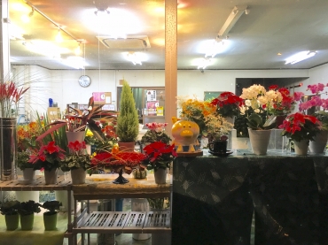 「根田生花店」　（北海道岩見沢市）の花屋店舗写真1
